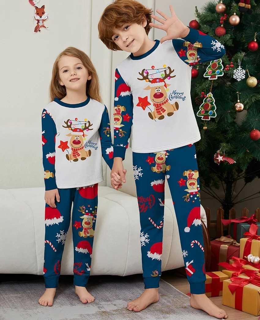2015 Christmas Family Matching Pajamas Happy Christmas Dear Printed Pjs Adult Childrens Clothing Set Baby Hoodie+Dog Clothing W241015