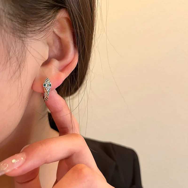 Retro Charm Round Earbone Punk Snake Clip Earrings Cuffs Personalized Jewelry Valentines Day Gift W241017