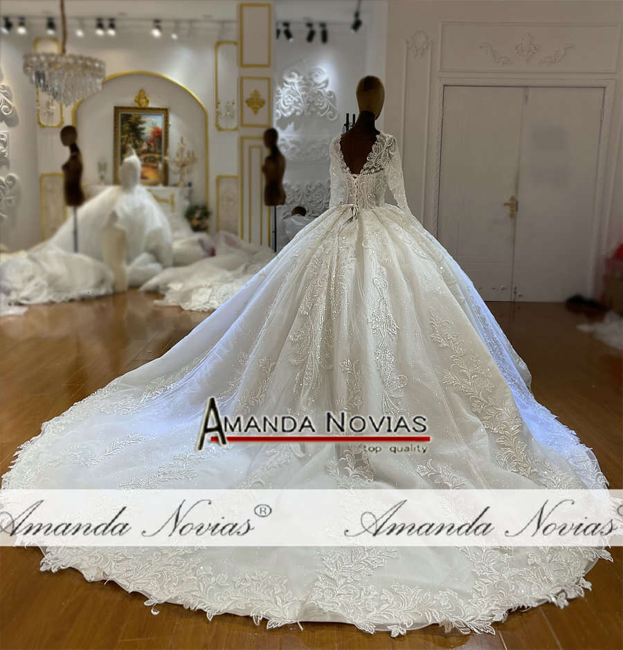 Amanda Novias Lace Wedding Dress Tiered Skirts Ball Gown