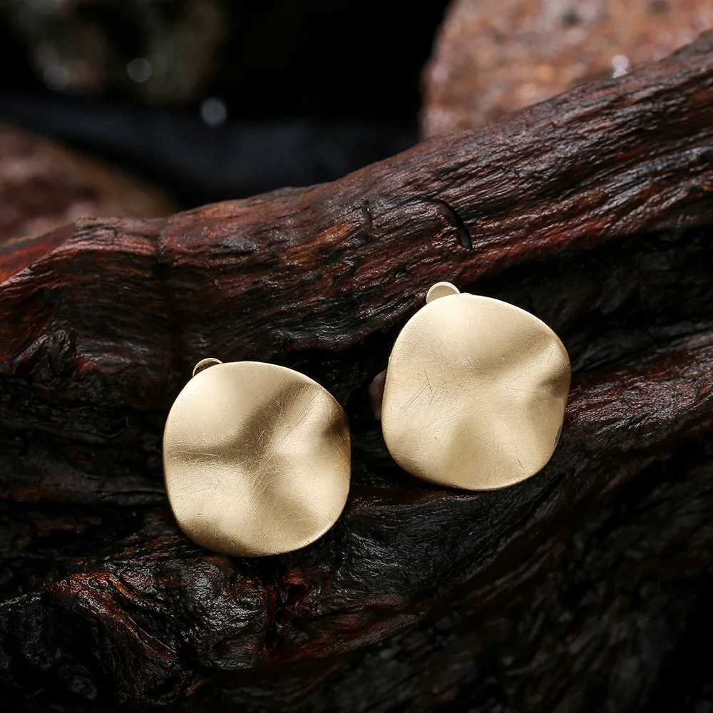 Retro minimalist circular clip earrings no perforations suitable for womens party punk ear clip jewelry wholesale W241017