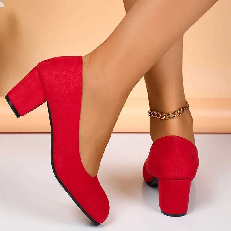 Suede light womens shoes retro mid boot pump fashion new trend 2024 autumn designer shoes walking dress Chaussures women Y241017