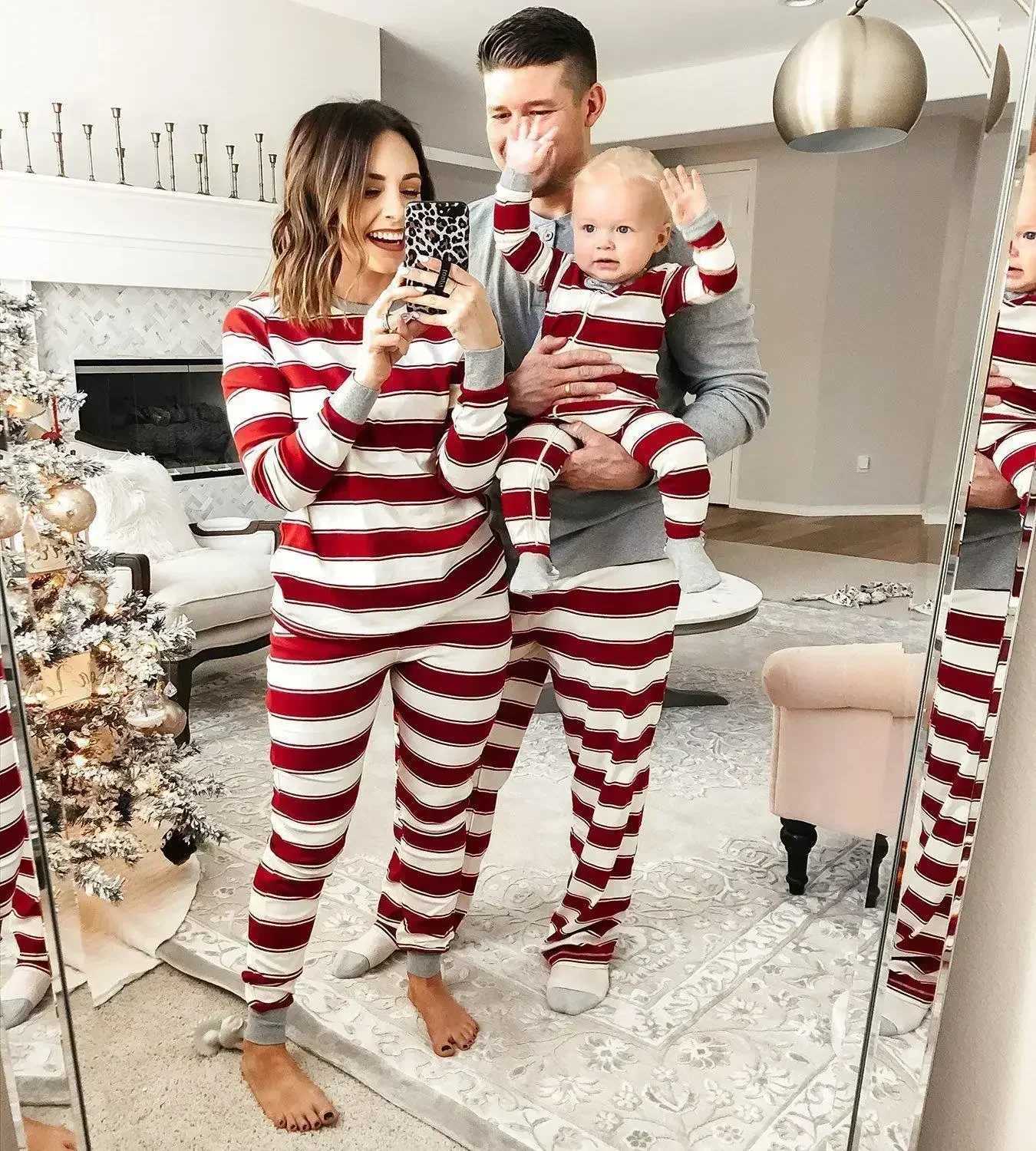 Christmas Pajamas Striped Print Mom Dad Kids Matching Clothing Set Toddler Boys Girls Clothes Infant Romper Pjs Xmas Family Look LX241017