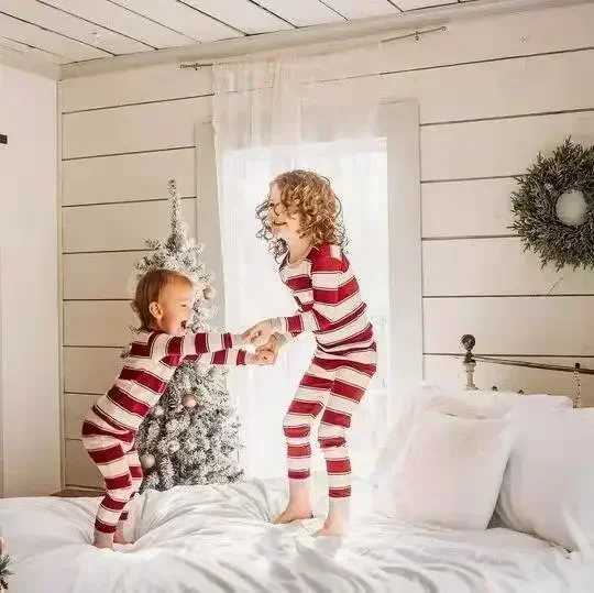 Christmas Pajamas Striped Print Mom Dad Kids Matching Clothing Set Toddler Boys Girls Clothes Infant Romper Pjs Xmas Family Look LX241017