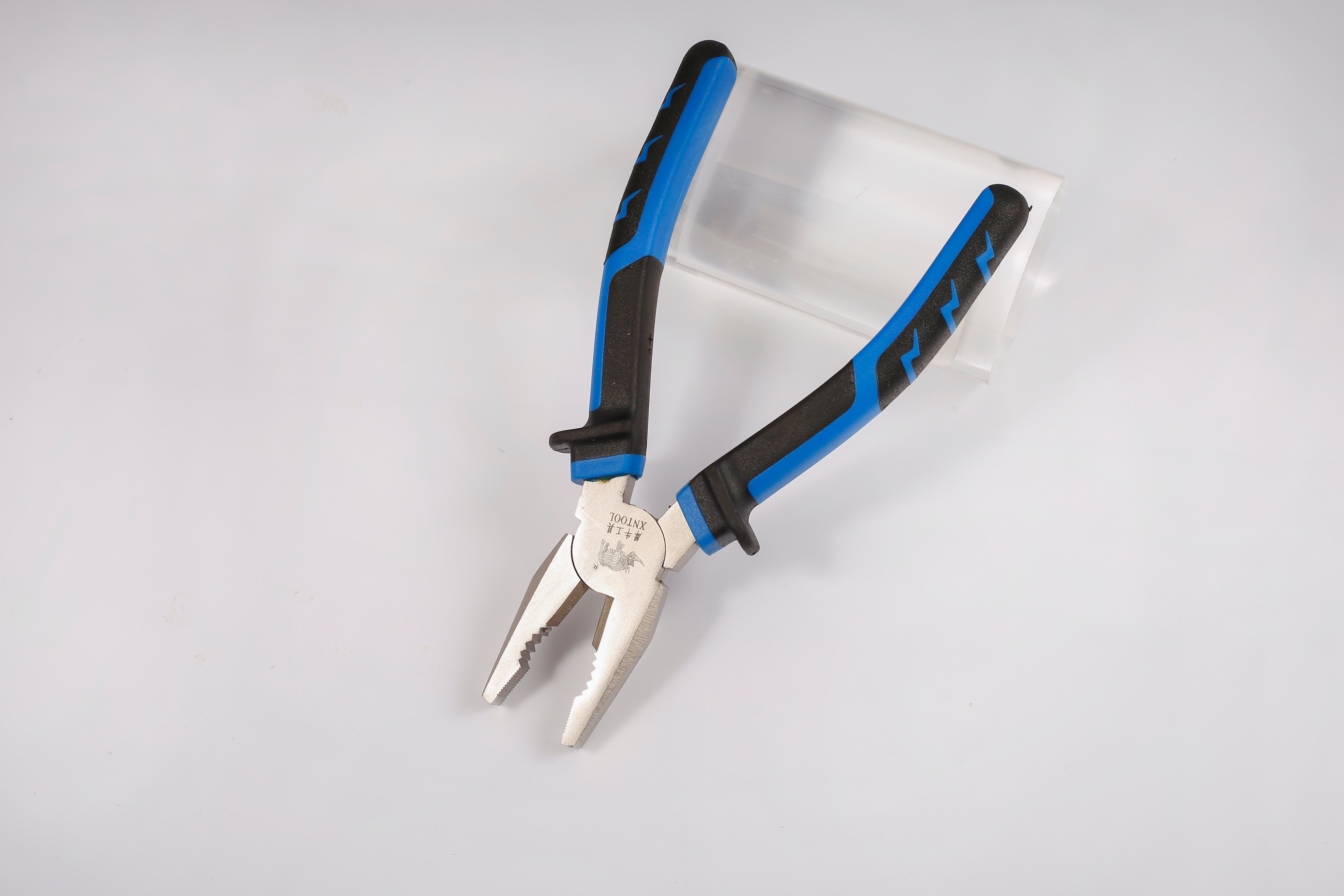 European pliers Blue and black new handle surface nickel plating treatment