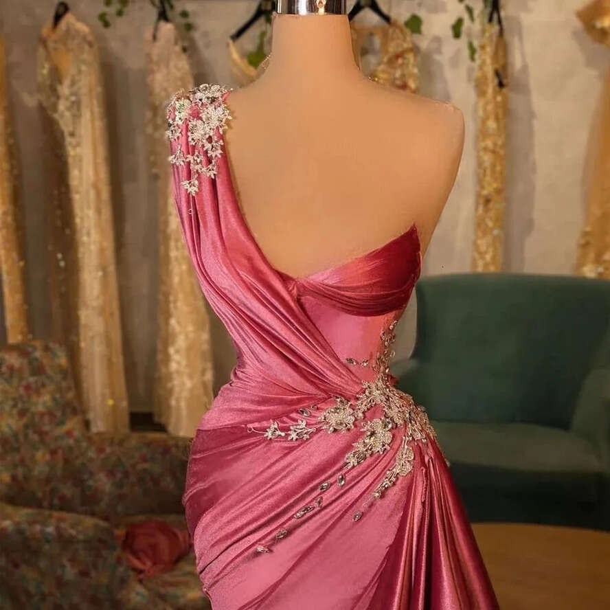 Evening Pink Veet Short Dresses 2023 One Shoulder Appliques Shiny Sequins Celebrity Gown Thigh Length Long Train Special Party Wears Wly935