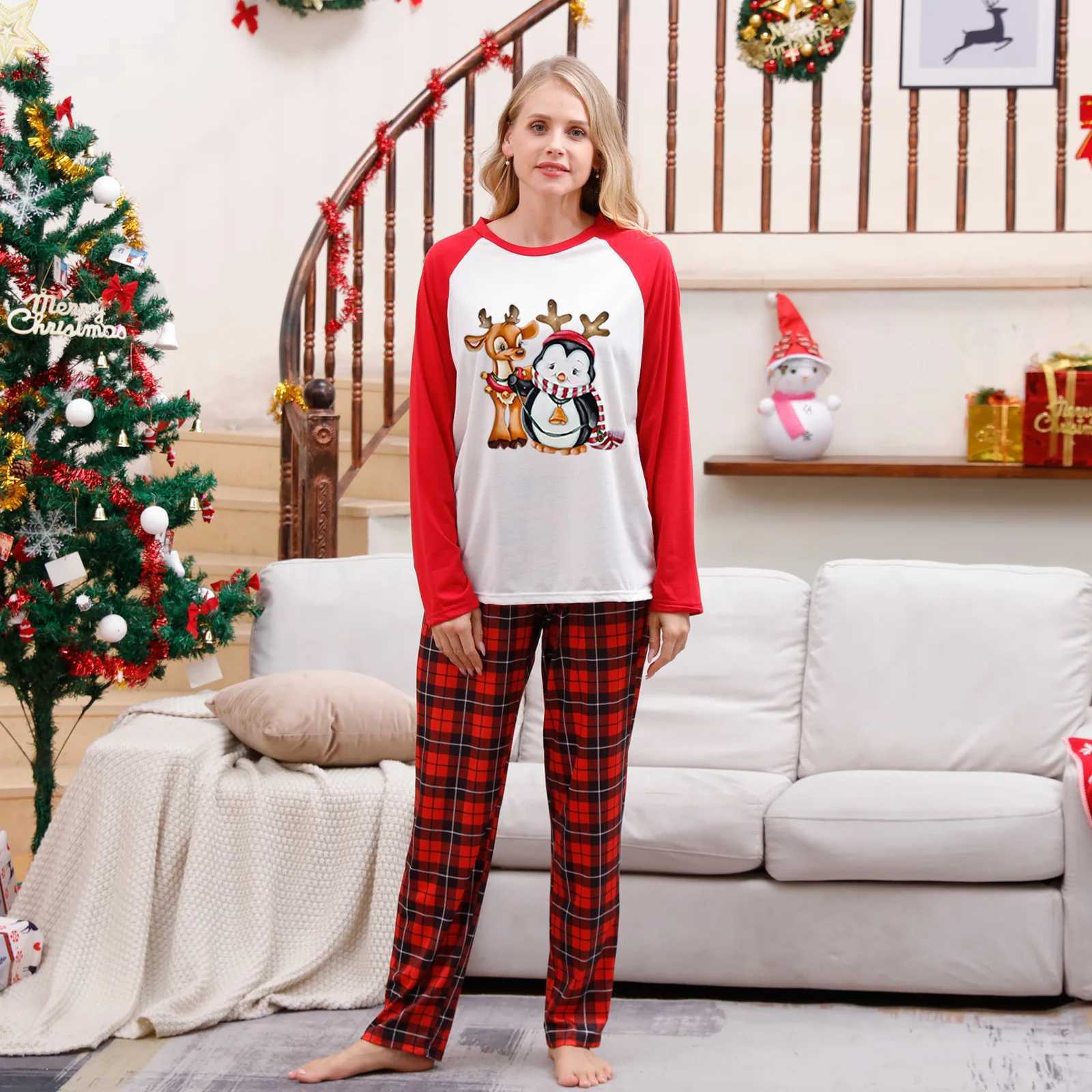 2024 New Christmas Pajama Set Cartoon Print Mom Daughter Dad Son Matching Set 2-piece Cute Soft Pajama Family Appearance W241015