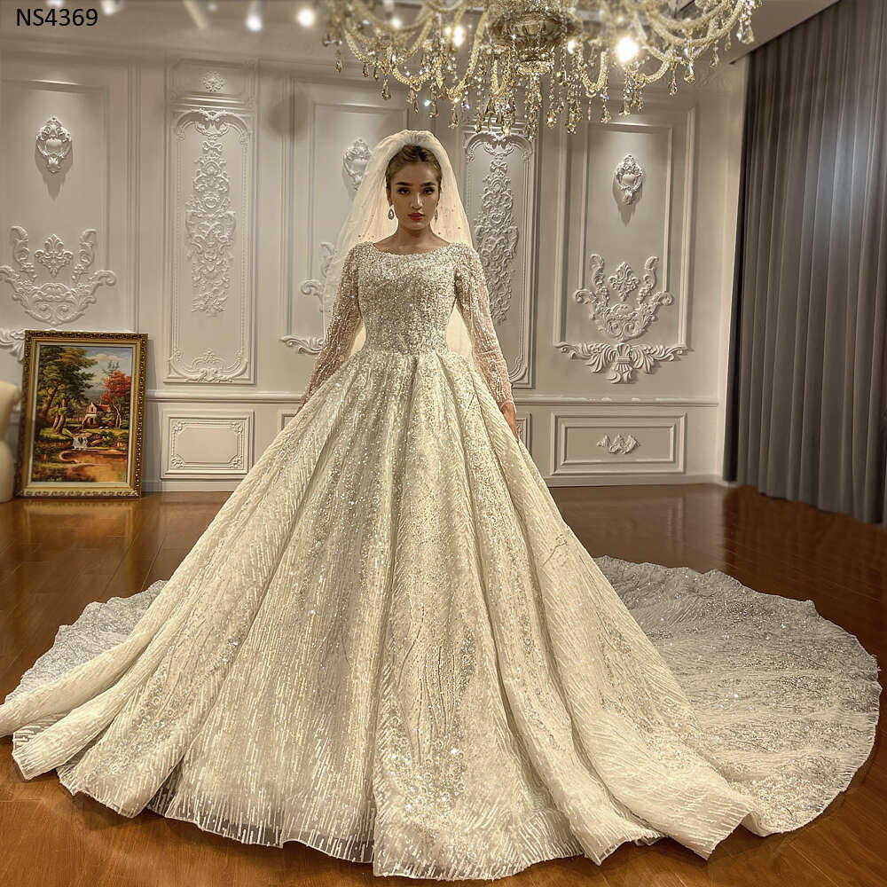 New Style Appliques Long Train Wedding Dress