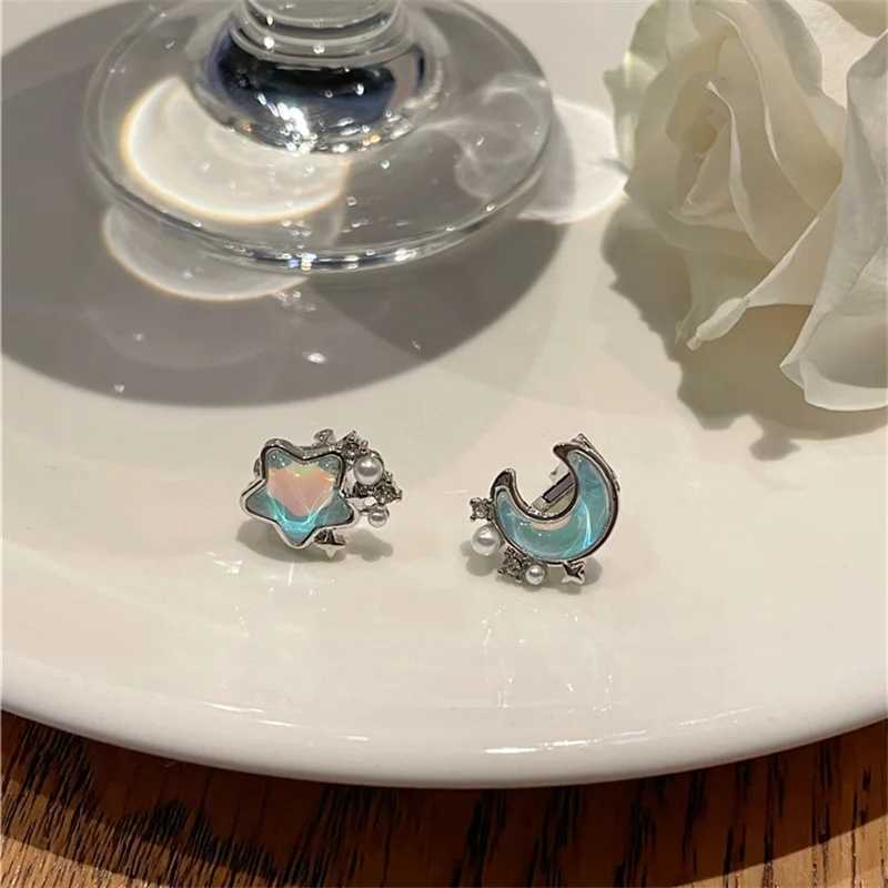 Niche Design Asymmetric Xingxing Pearl Earclip Earrings 2023 Blue Moon Star Clip Earrings Non Perforated Women W241017