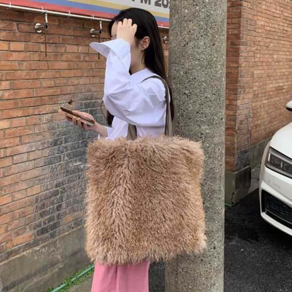 Women's Tote Bags Imitation Beach Wool Gradient Color Plush Handheld Shoulder Large Capacity Tote Bags 241015