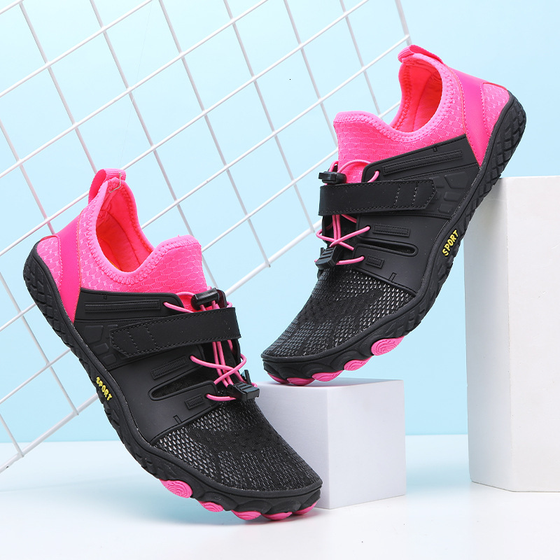 Summer new outdoor hiking and trekking shoes for men, quick drying, breathable, beach diving, and river tracing shoes for women