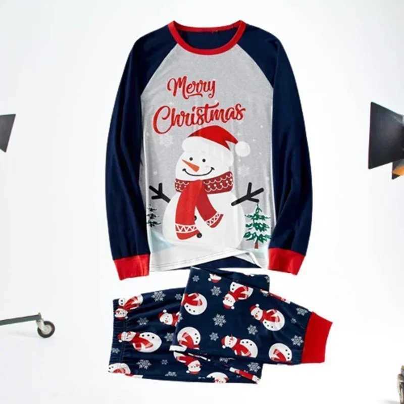 Merry Christmas Printing Matching Set 2024 New Parents and Children 2-piece Pajama Set Baby jumpsuit Cute Soft Pajama Family Appearance W241015