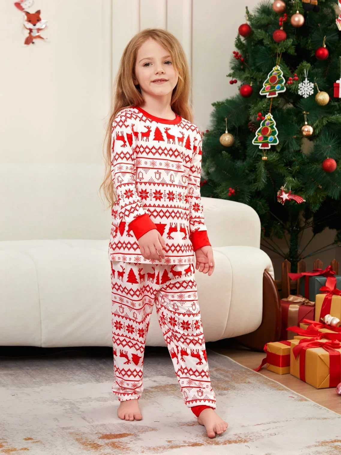 Winter 2024 Allover Print Christmas Pajama Set Adult and Children Matching Clothing Soft Pajamas Baby Dog Pjs Christmas Pajamas Home Appearance W24101