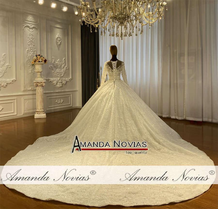 Long Sleeve Pearls Lace Wedding Dress