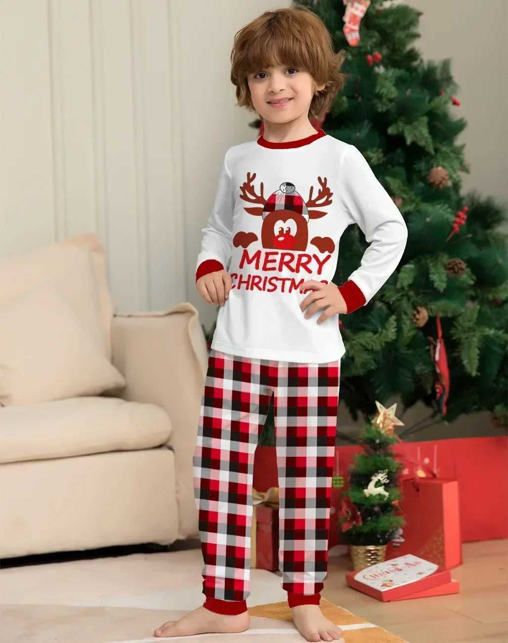 Merry Christmas Printing Matching Family Clothing 2024 Winter Cartoon Cute Plain Sleepwear Set Soft Casual Sleepwear W241015