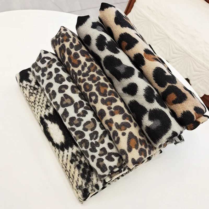 Leopard Cashmere Scarf New 2024 Womens Tassel Shawl Winter Warm Blanket Wen Neck Pashmina Thick Scarf Fl Cover Scarf X241017