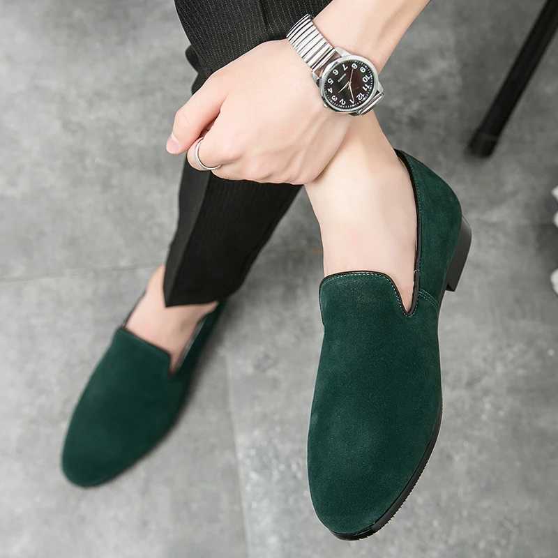 Slip- mens shoes English small leather shoes frosted pointed lazy shoes mens hair stylist leather shoes flip fur beans shoesXJ250118