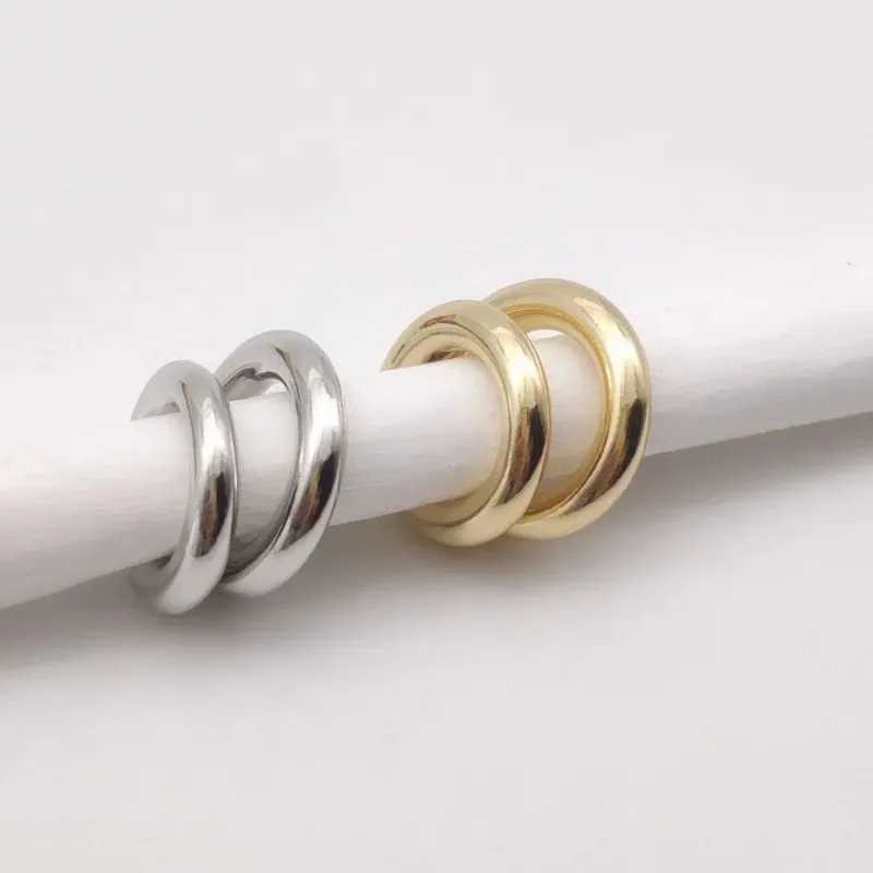 Unique false perforated metal ear clip asymmetric circular cartoon ear clip suitable for womens fashionable jewelry Christmas gifts W241017