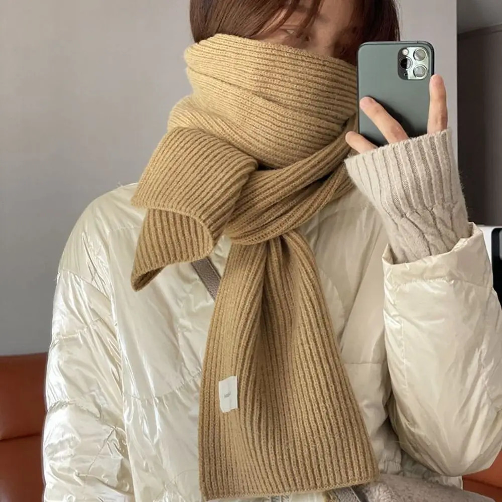 Home>Products> Year>Wool Scarf>Winter Knitted Scarf 241017