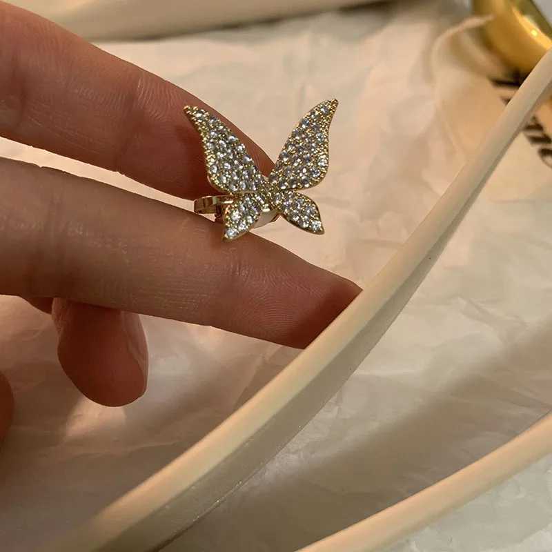 1 shiny crystal butterfly ear clip womens unperforated earrings fashionable butterfly ear sleeves 2024 Korean Kpop jewelry W241017