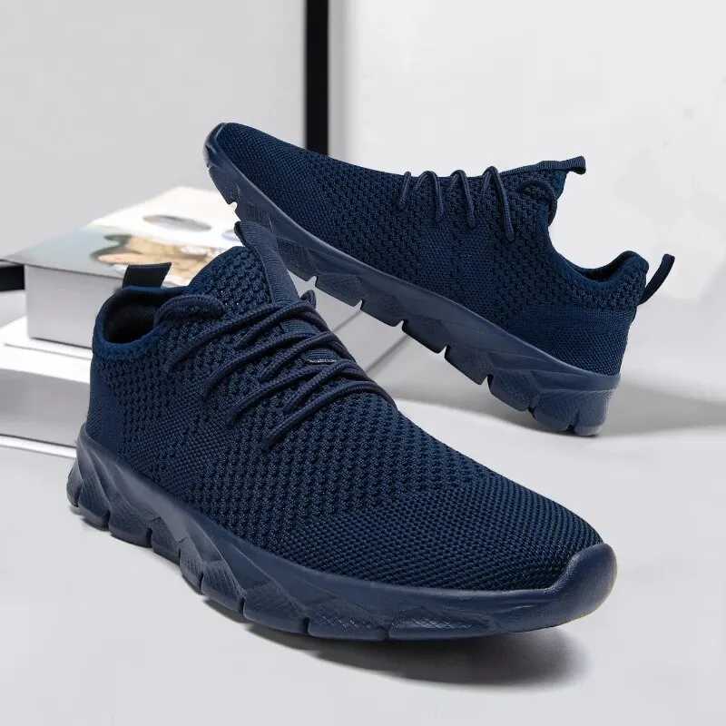 Lightweight casual mens shoes anti slip comfortable breathable sports shoes outdoor running shoes Y241017