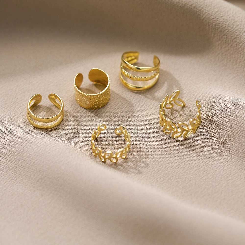 IFKM Womens Solid Color Leaf Clip Earrings Creative Simple C Ear Cuffs Non Perforated Ear Clip Set Trend Jewelry Gifts W241017