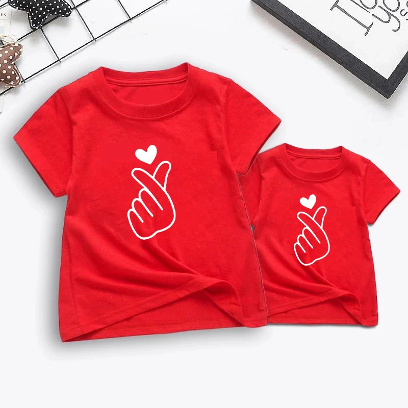 Love Family Matching Clothing Mother Daughter Clothes Look Tshirt Son Outfits Casual Dad 241017