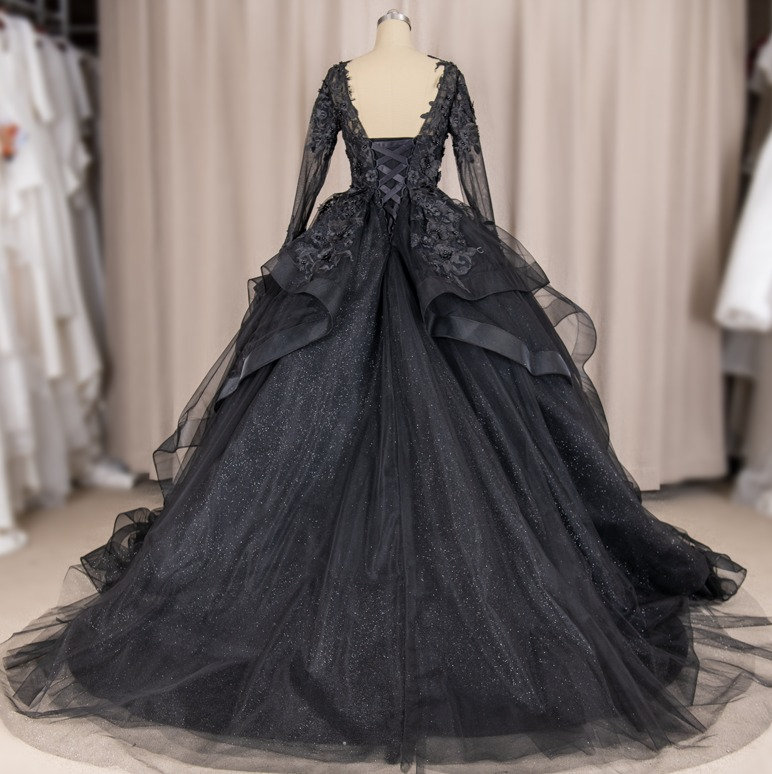 Vintage V Neck Long Sleeve A-Line Wedding Dresses Black Graceful Ruffles Organza Sweep Train Princess Wedding Gown Vestidos De Noiva