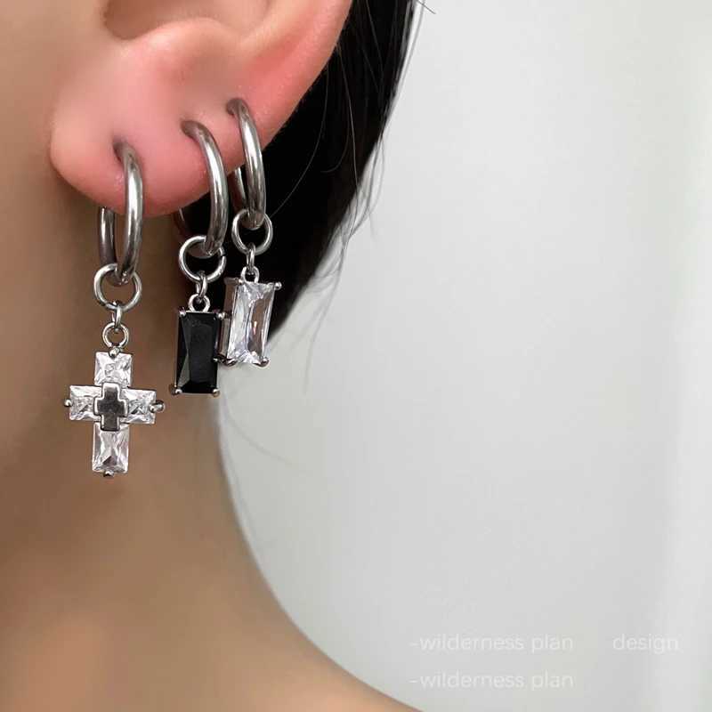 Hip Hop Punk Rhinestone Cross Titanium Steel Fashion Ear Clip Personalized Chain Earring Clip Womens Girls Jewelry Ins W241017
