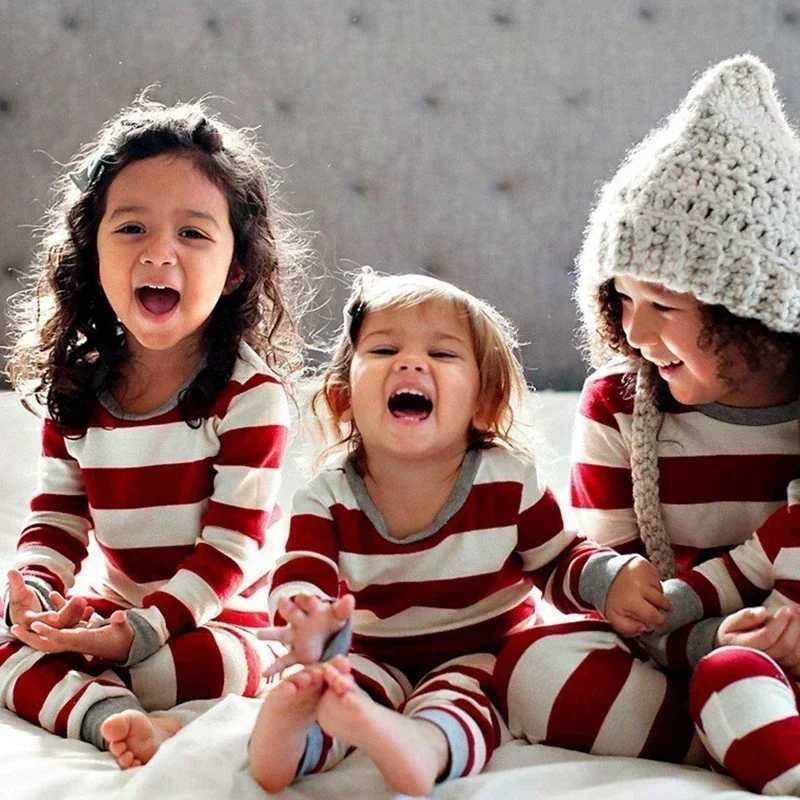 Christmas Pajamas Striped Print Mom Dad Kids Matching Clothing Set Toddler Boys Girls Clothes Infant Romper Pjs Xmas Family Look LX241017
