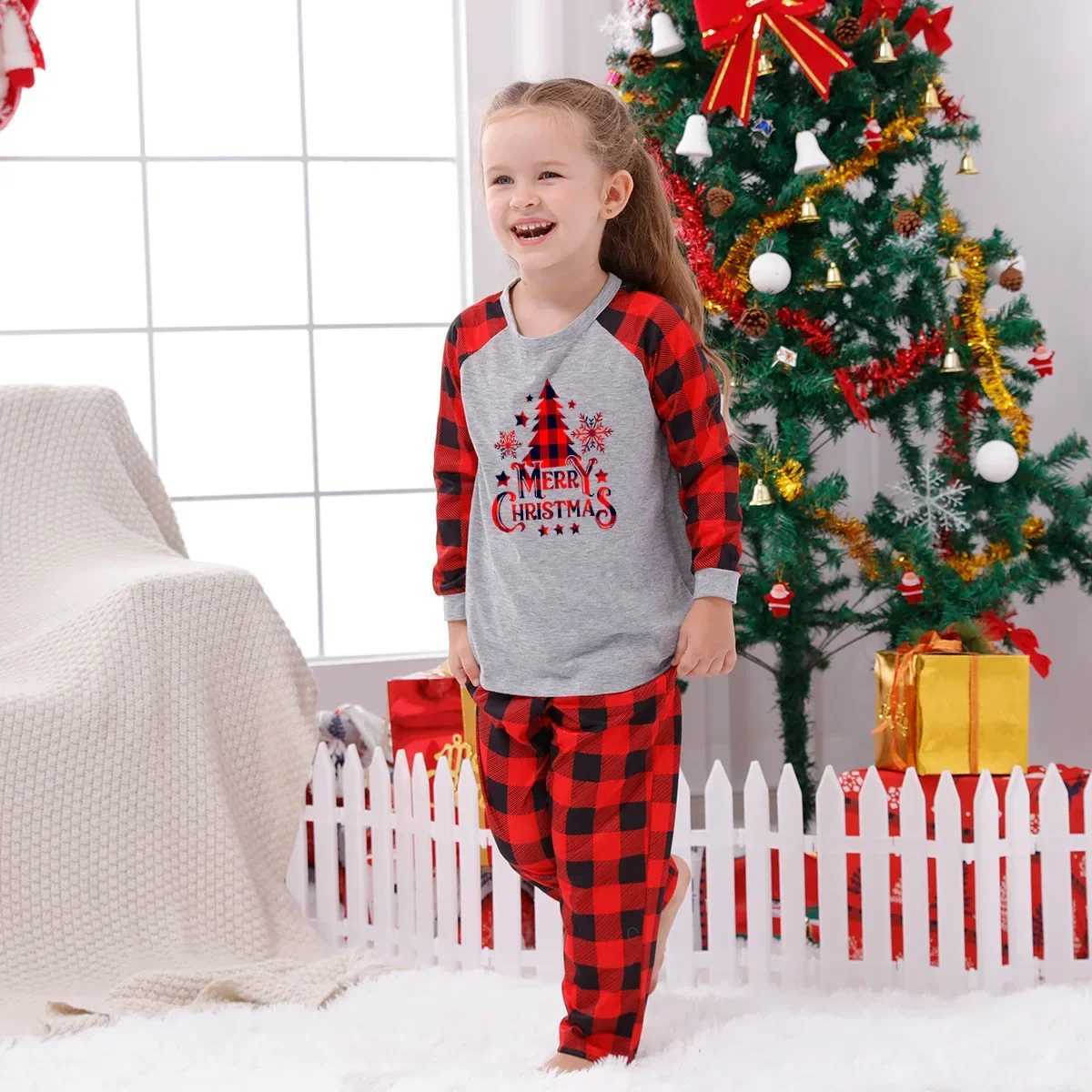 Merry Christmas Printing Pajamas New Years Clothing Family Matching Clothing Mother and Childrens Clothing Set Casual Soft Pajamas Christmas Appearanc