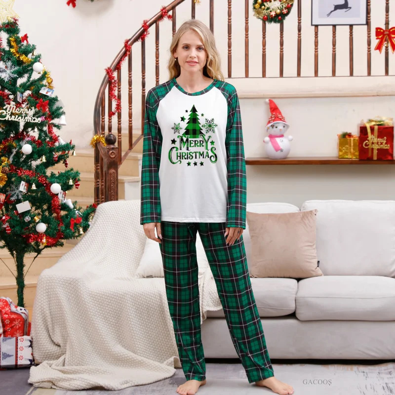 2025 Xmas Family Matching Pajamas Merry Christmas Print Adult Child Sleepwear Baby Jumpsuit Winter Look Clothes 241017