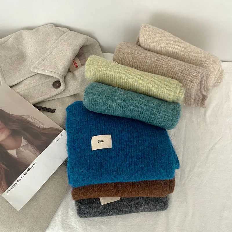Warm cashmere scarf for women in winter thick and warm soft cashmere shawl bag Fem solid color knitted long scarf X241017