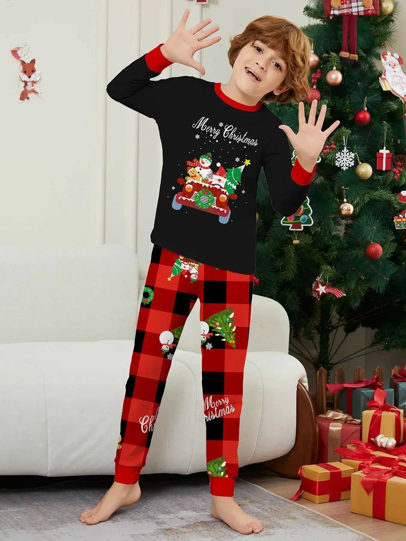 New mother daughter father son family matching set baby dog jumpsuit Pjs Christmas pajamas set soft and cute pajamas warm pajamas W241015