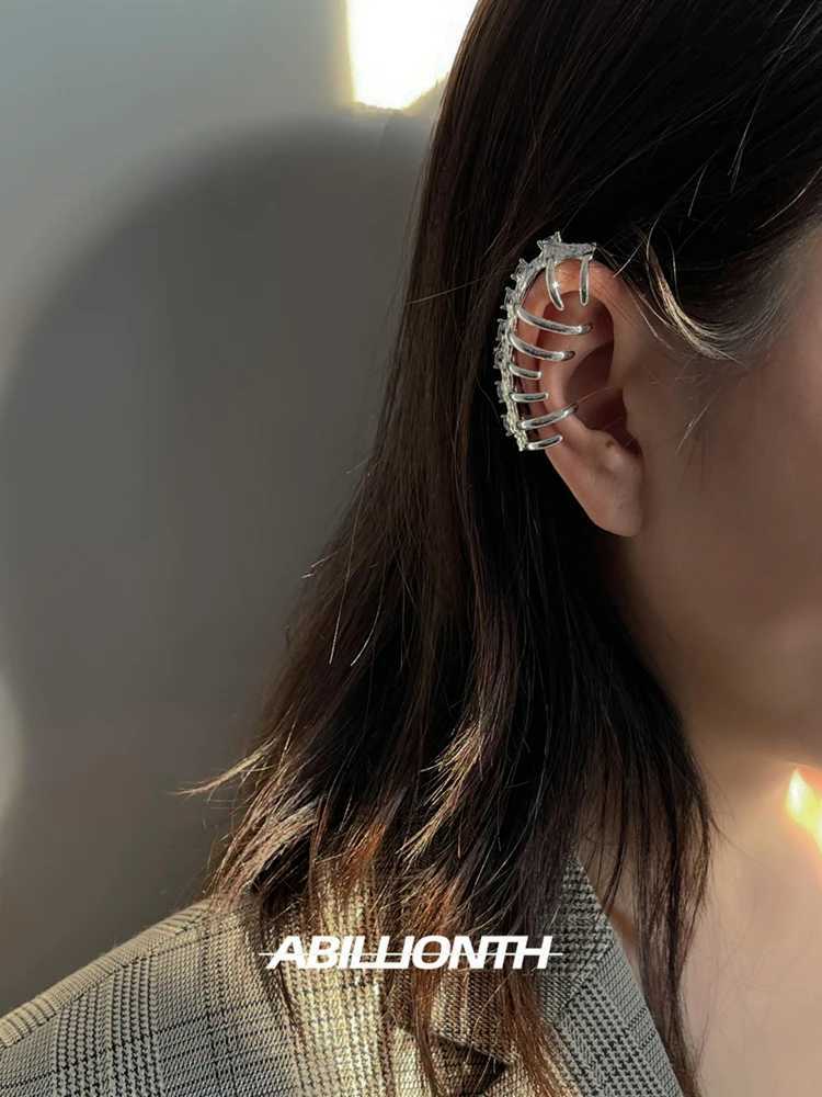 2022 New Y2K Retro Fashion Elegant Punk Elf Long Ear Clip Crystal Water Diamond Design Cool Ear Cuff Packaging Stud Clip Earrings W241017
