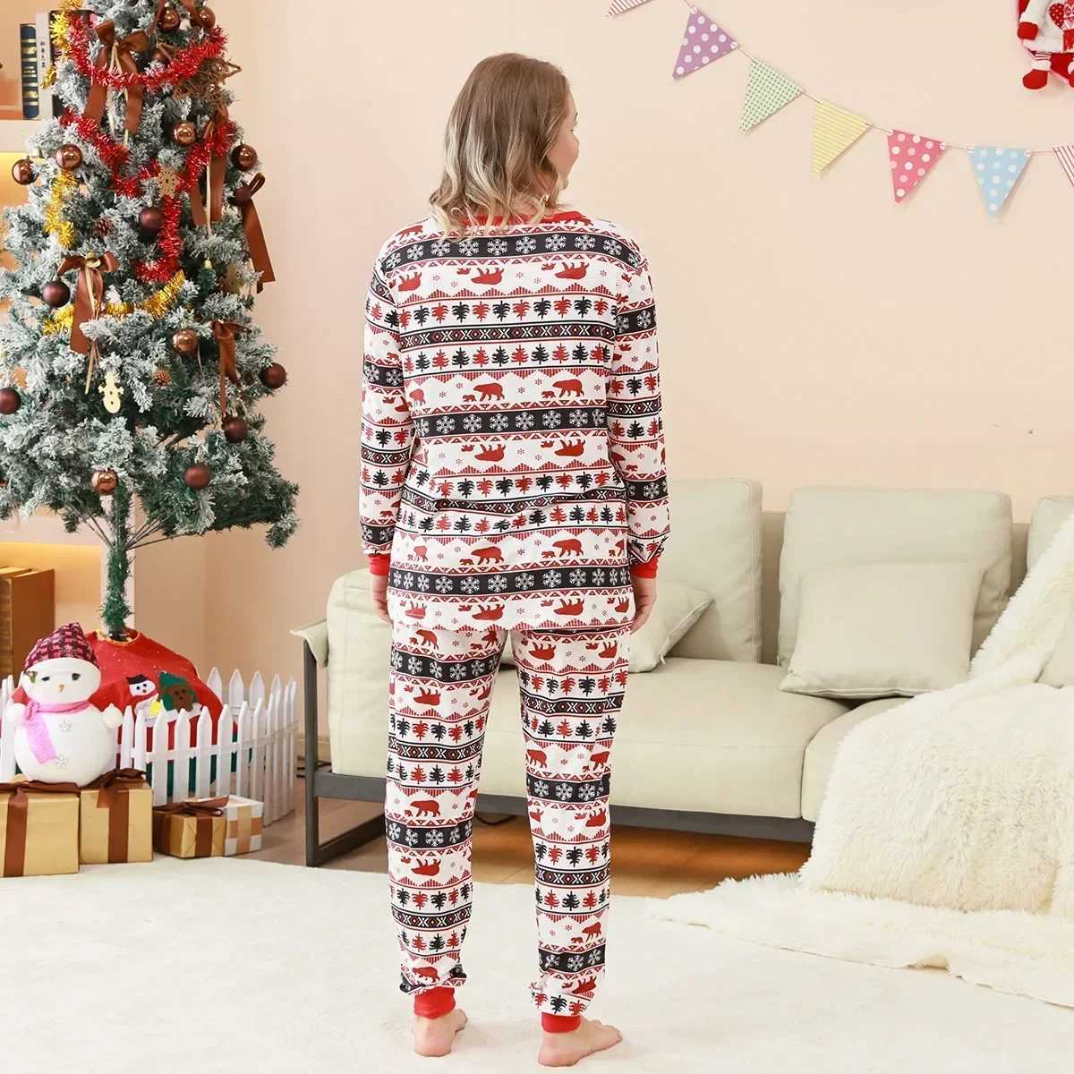New Family Clothing Set Fully Printed Christmas Pajamas Soft and Warm Pajamas for Adults and Children Matching Clothing for Boys and Girls Pjs W241015