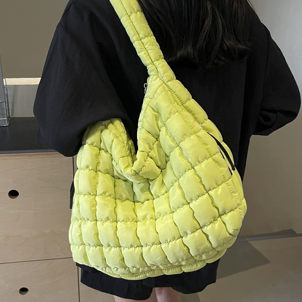 new version cloud pleated for women, cute and fashionable, large capacity bubble casual single shoulder crossbody bag