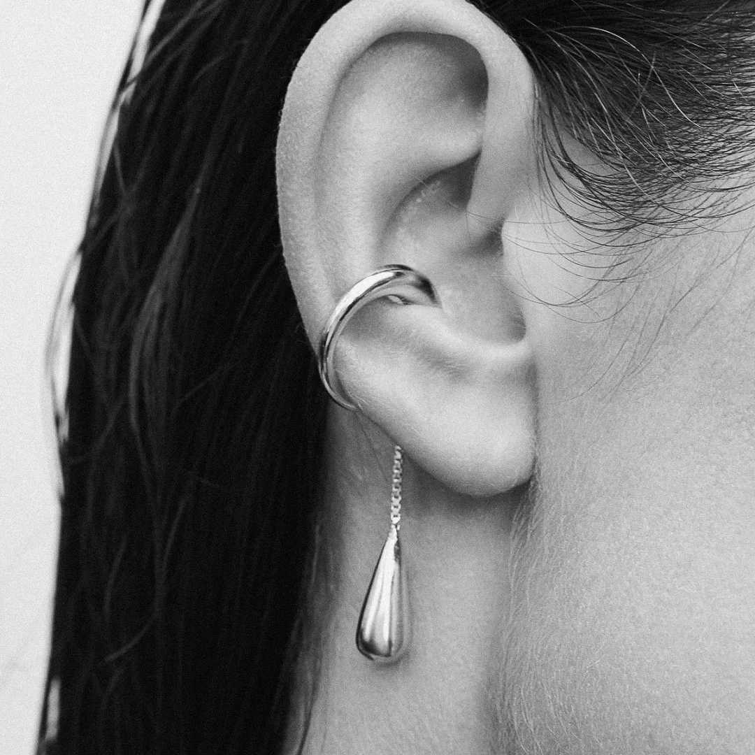 Fashionable C-shAPed ear sleeves metal water droplet tassel ear clip earrings womens fake non perforated jewelry gifts W241017