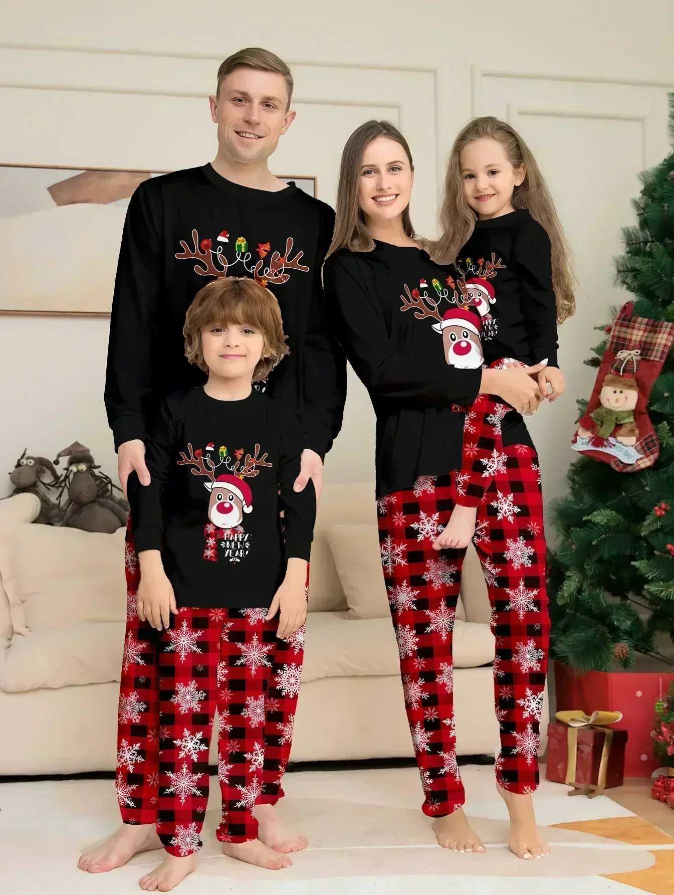 New Years clothing 2024 cartoon reindeer printing Christmas parent-child matching pajamas set boys and girls pajamas home appearance Pjs W241015