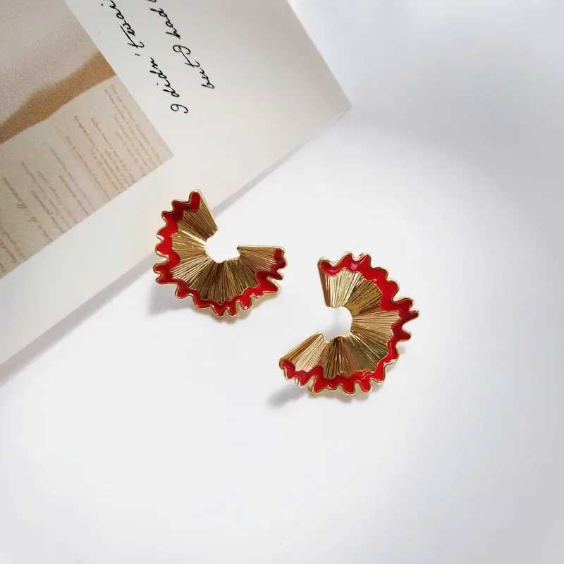 Korean Irregular Geometry Pencil Scraper Alloy Clip Earrings Non Perforated Jewelry Wholesale Funny Punk Ear Clip W241017