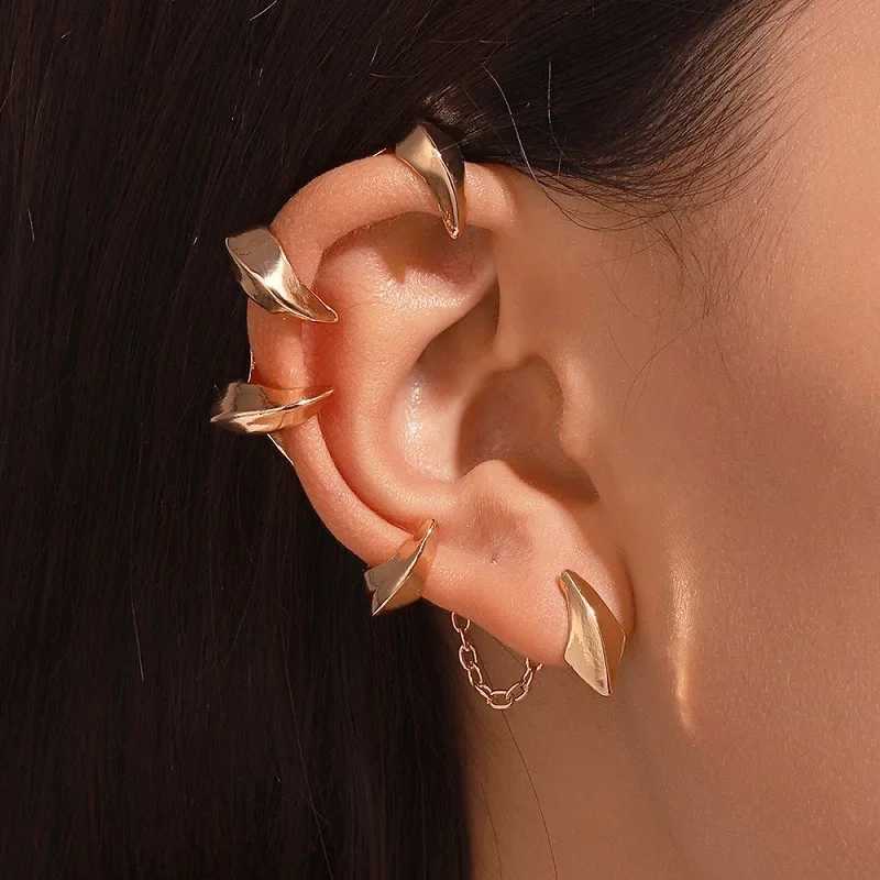 Gothic Punk Devil Claw Earrings Female Rock Hip Hop Jewelry Gothic Punk Earrings Perforated Earrings W241017