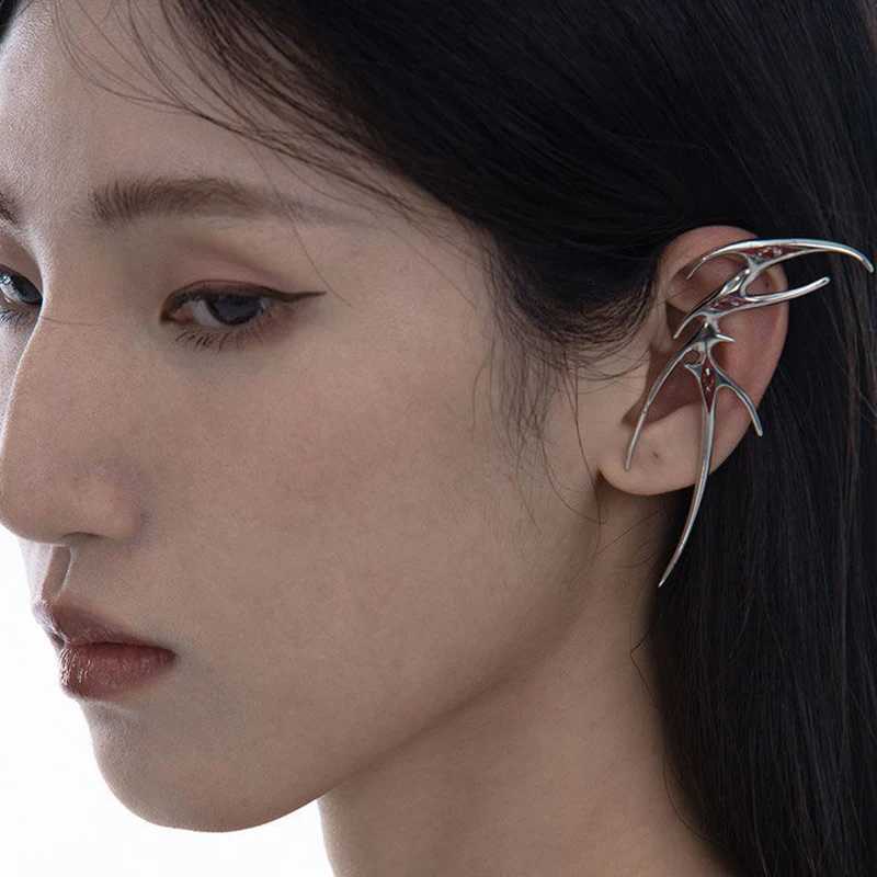 Gothic punk butterfly earring clip womens fashionable red rhinestone elf role-playing earrings party jewelry accessories gifts W241017