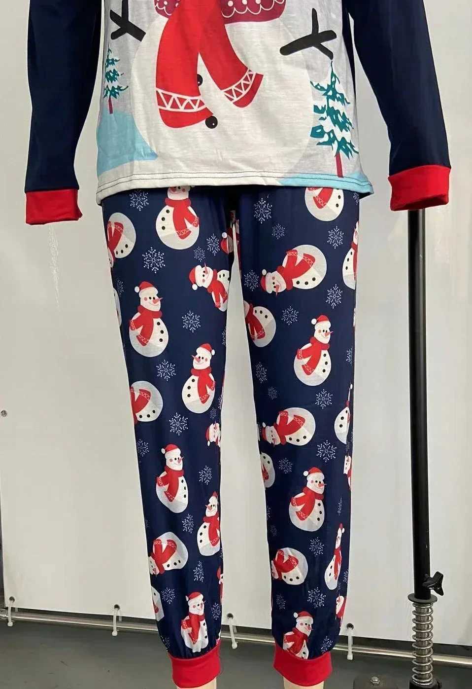Merry Christmas Printing Matching Set 2024 New Parents and Children 2-piece Pajama Set Baby jumpsuit Cute Soft Pajama Family Appearance W241015