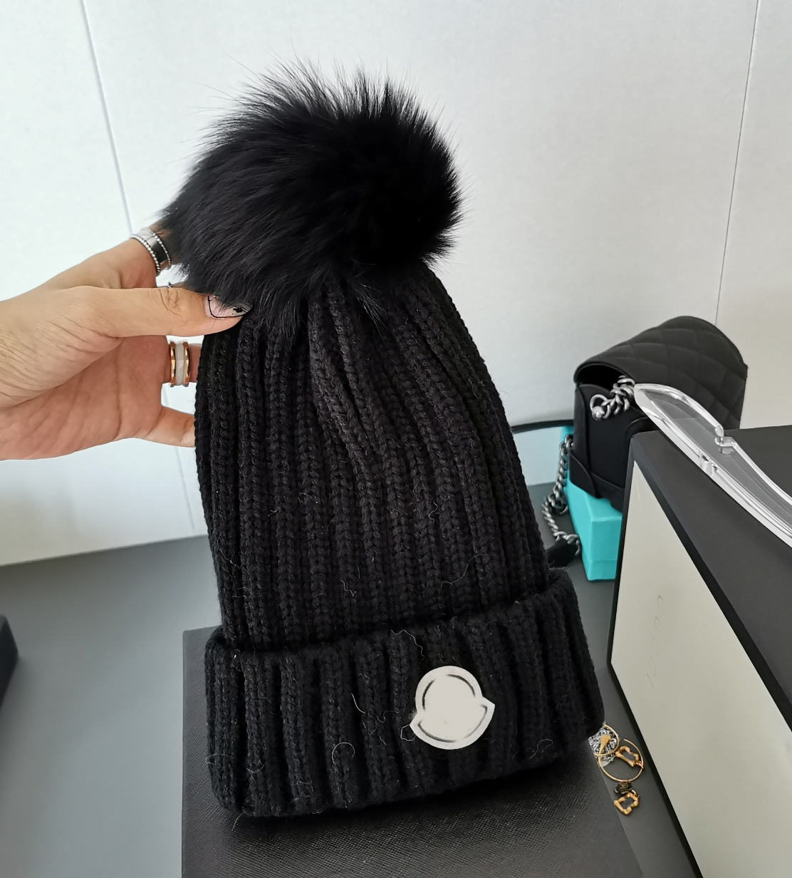 Fashion Beanie Fox Hairball Hat for women Designer casquette Luxury cashmere wool hat for men Beanie cap Warm ski Hat Sports tennis hat