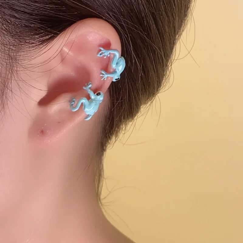 Korean Cute Green Frog Earclip Earrings Suitable for Womens Earsleeves Non Perforated Ear Bones Non Perforated Earrings Girls Party Jewelry W241017