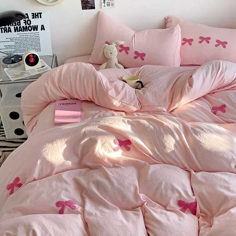Cute pink Bow Down 3 Piece Set 3D Embroidery Bedding Set Pink bed set Comfortable Queen comforter Set Soft for girls, kids, teens xj241015