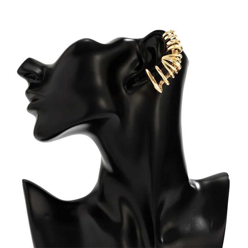 Gold and silver breastbone clip earrings suitable for womens creativity simple C-ear sleeves non perforated ear clips fashionable jewelry W241017