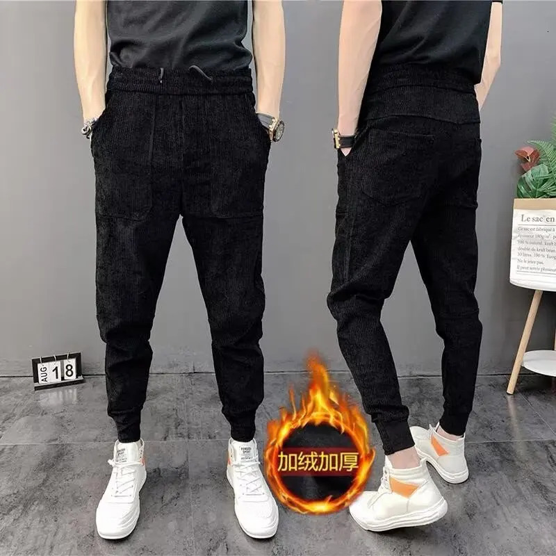 Wool lined mens sports pants Corduroy Slim casual Trouser harem pants fashionable multi pocket rib leg jogging pants y2k pants 241017