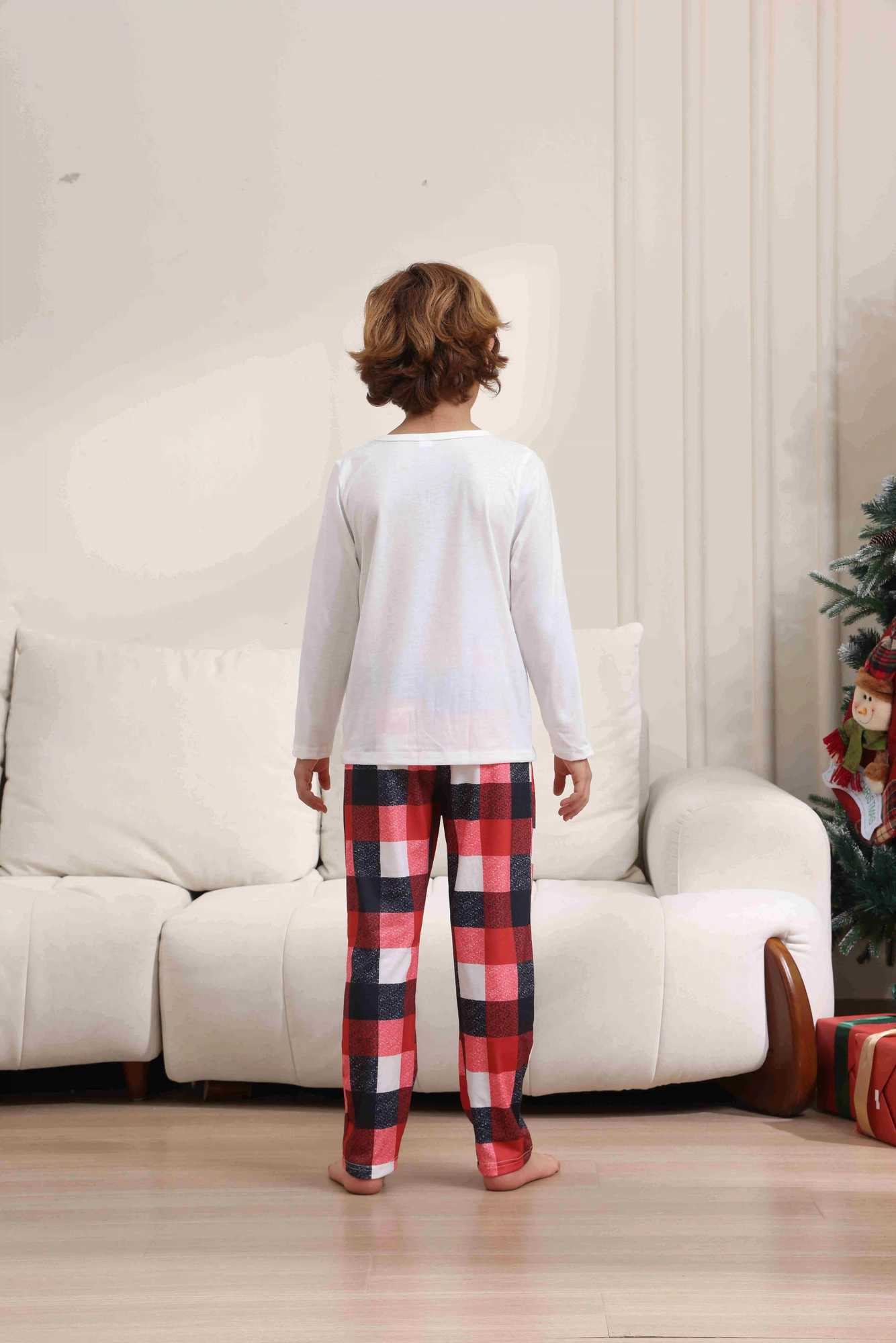 Christmas Pajamas Family Appearance Womens Boys and Girls Clothing Set Cartoon Elk Print Soft Cute Pajamas Christmas Gift New Years Clothing W241015