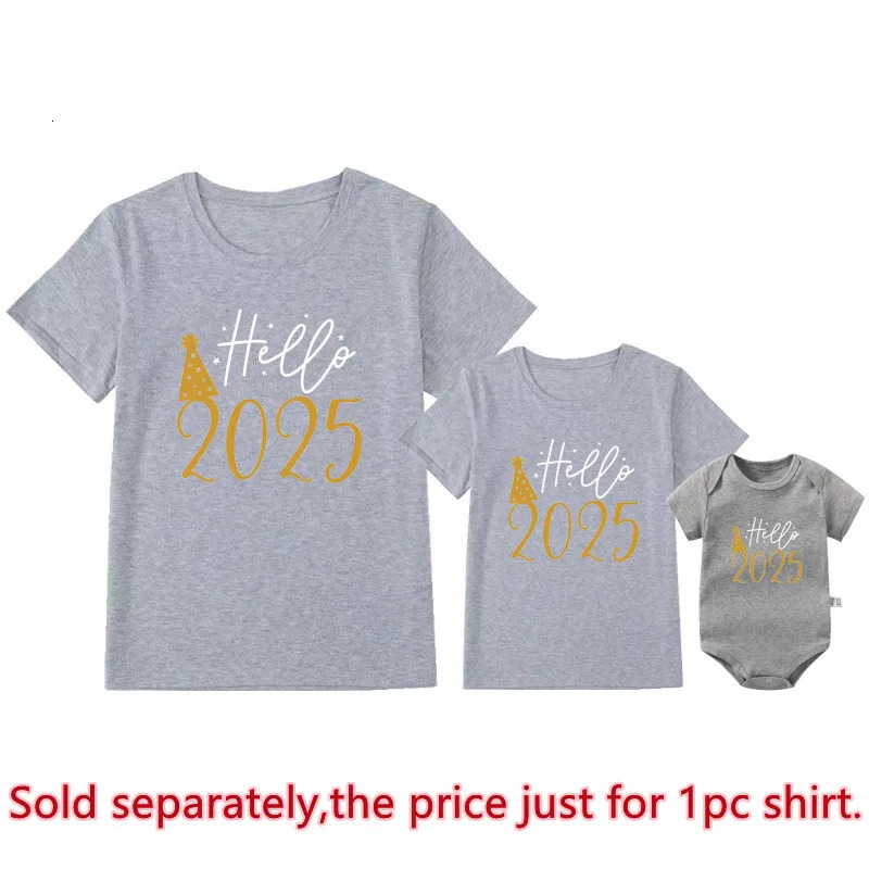 Hello 2025 Family Matching Outfits Cotton Mother Father and Daughter Son Kids Tshirts Baby Romper Look Years Clothes 241017