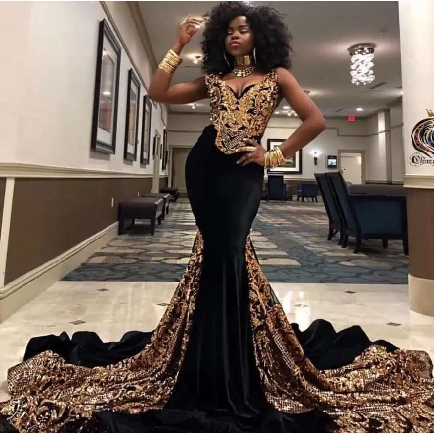 Black 2022 Sexy Arabic Veet Mermaid Prom Dresses Plus Size V Neck Gold Sequined Lace Appliques Sleeveless Formal Evening Gowns Vestido De Novia Pro232